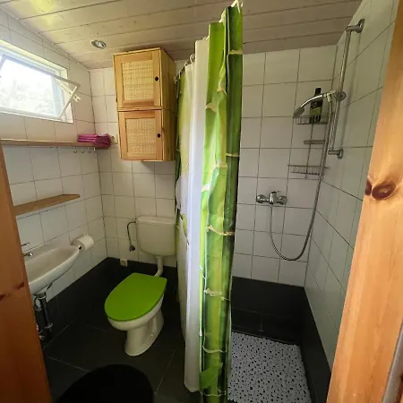 Semesterbostad Elfenhuette Eifel *
